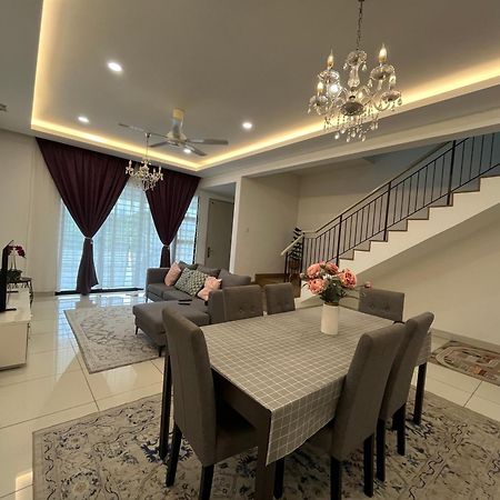 שאה אלאם Homestay 3Br Near Setia Alam מראה חיצוני תמונה